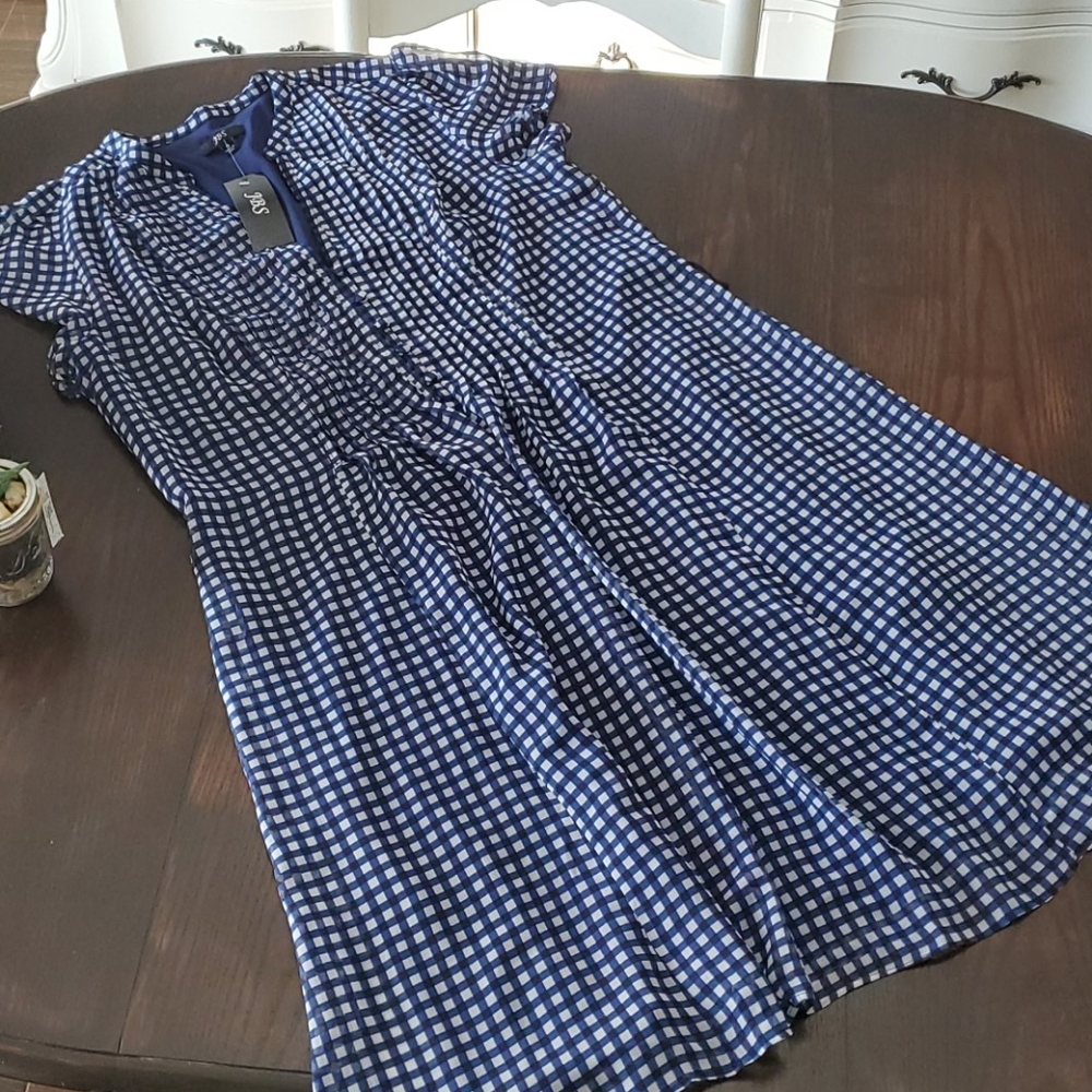 NWT Sheer but lined dress 👗